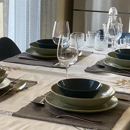 - Eleftheria Villa Sissi